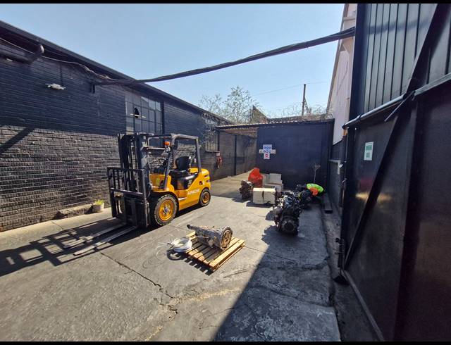 1,600M² WAREHOUSE FOR SALE IN DENVER